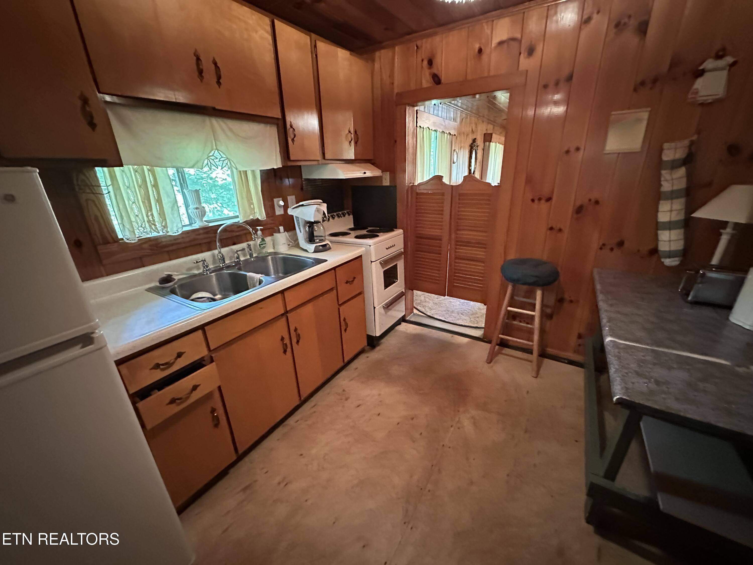Gatlinburg, TN 37738,1138 Little Smoky Rd