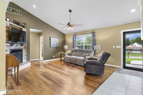 Clinton, TN 37716,327 Fowler St