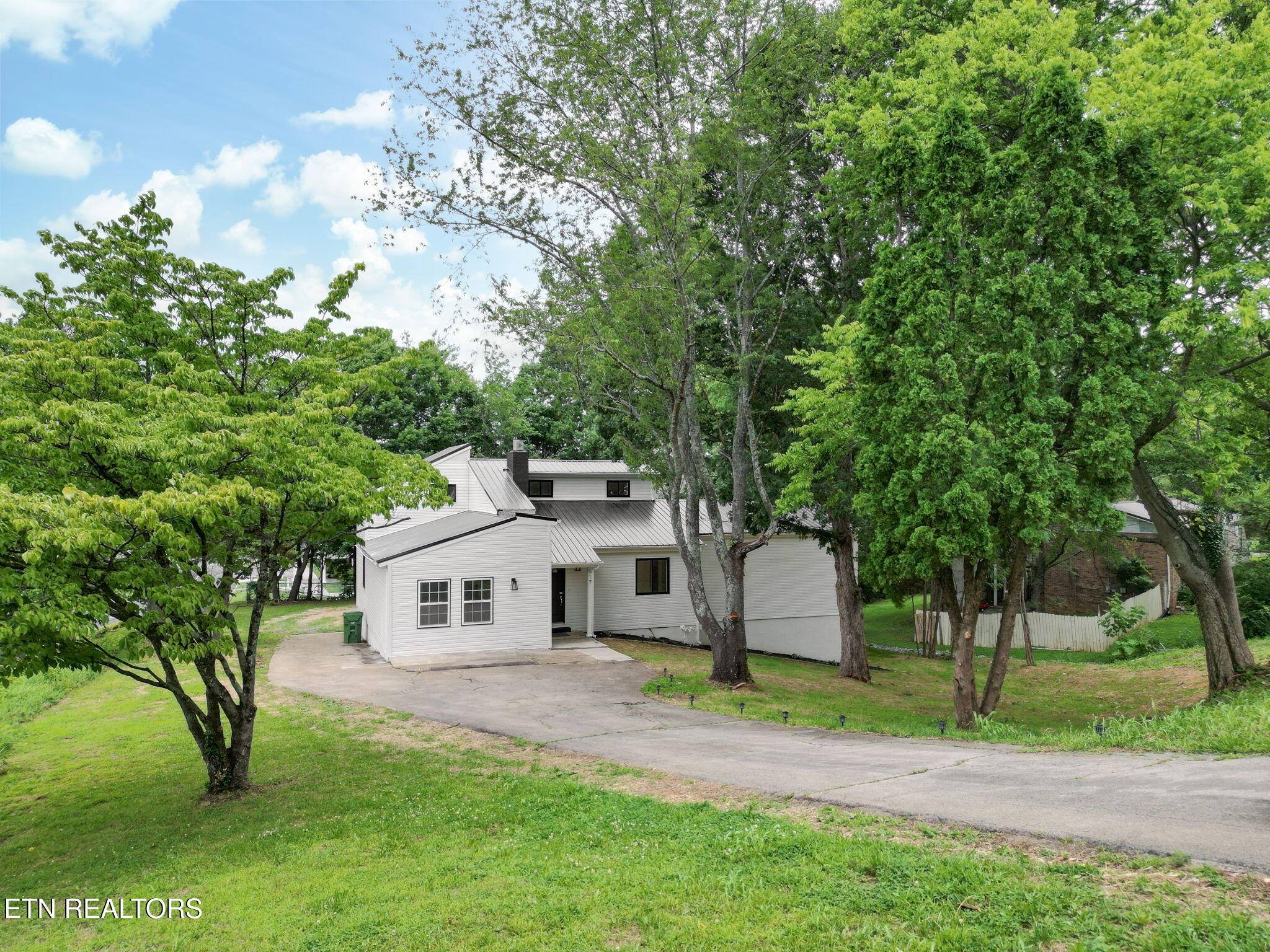 517 Sherwood DR, Maryville, TN 37801