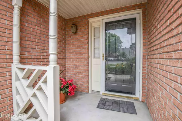 Knoxville, TN 37912,2605 Knob Creek LN