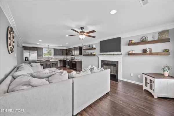 Knoxville, TN 37918,6979 Holliday Park LN