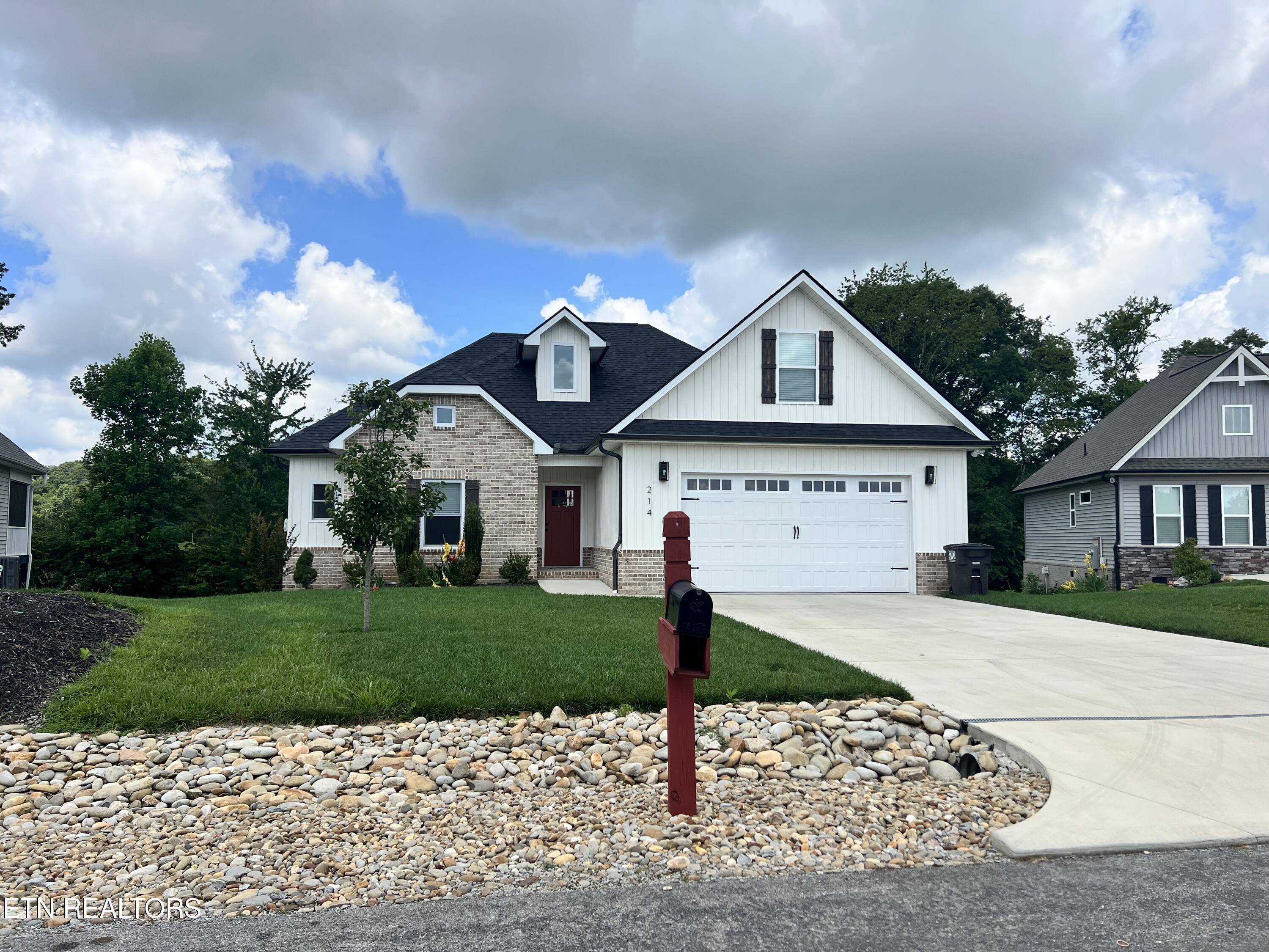 214 Nuhya TRCE, Loudon, TN 37774