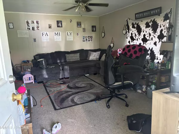 Loyall, KY 40854,406 Mapother St