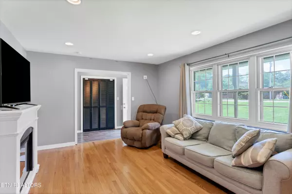 Alcoa, TN 37701,898 Cunningham St