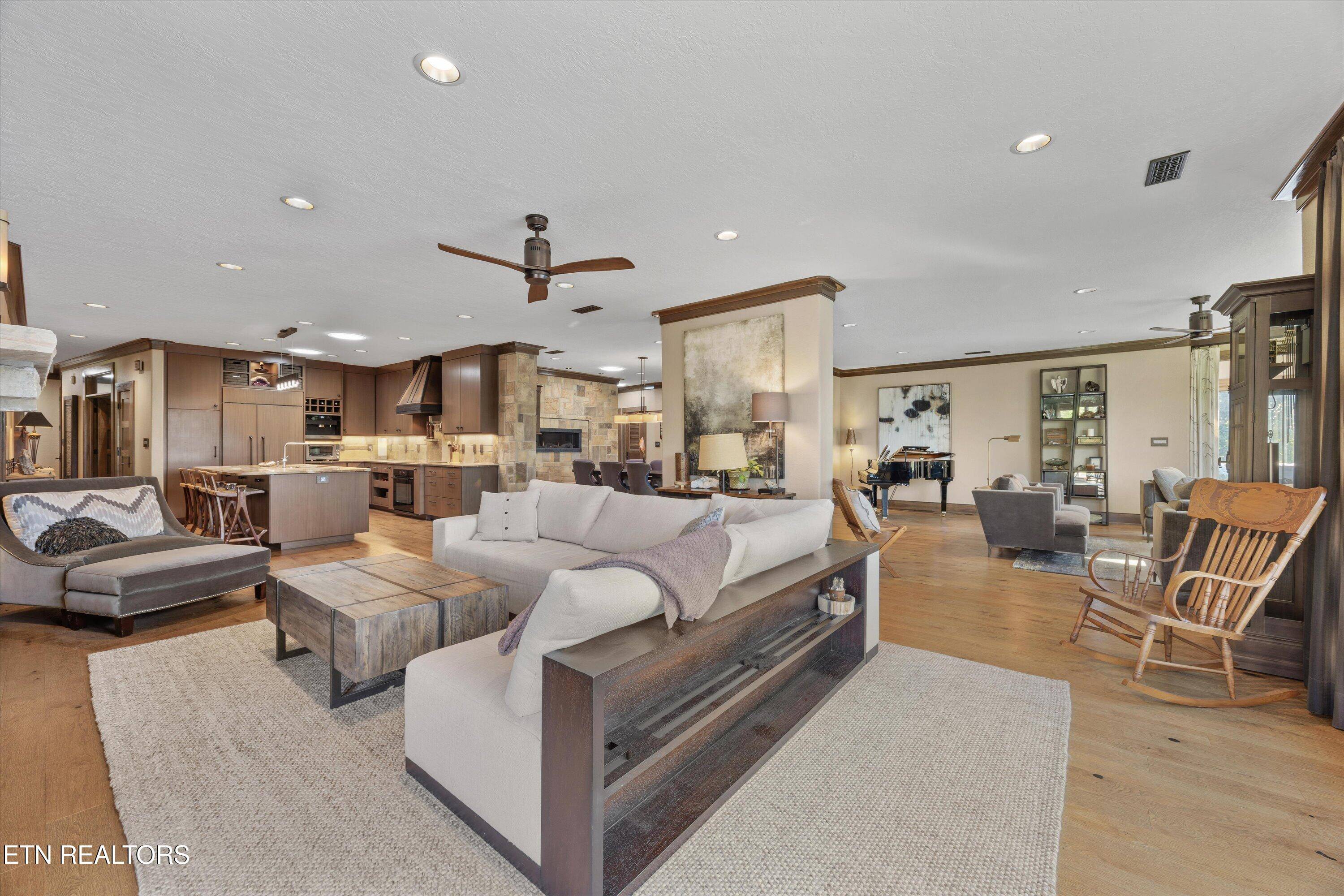 Kingston, TN 37763,3834 Lake Pointe DR