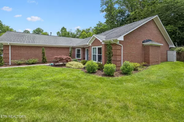 Oak Ridge, TN 37830,14 Bellhaven LN