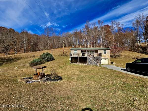 671 Hensley Hollow Rd, Thorn Hill, TN 37881