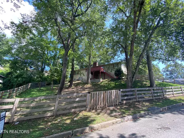 Oak Ridge, TN 37830,101 Greenbriar LN