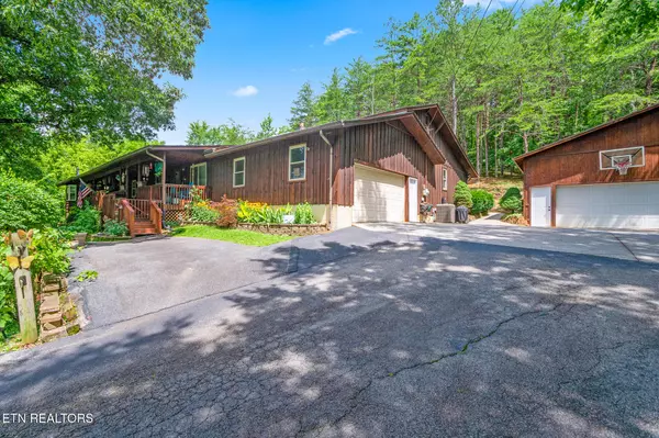 1108 Stanton Rd, Seymour, TN 37865