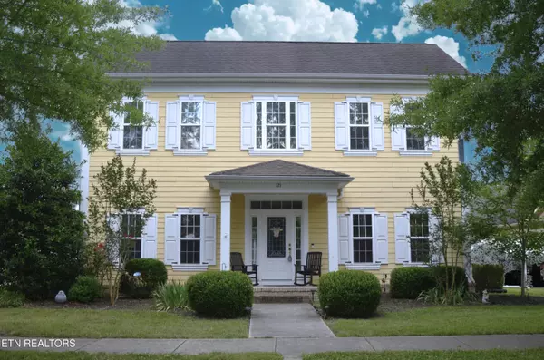 121 Fallberry St, Oak Ridge, TN 37830