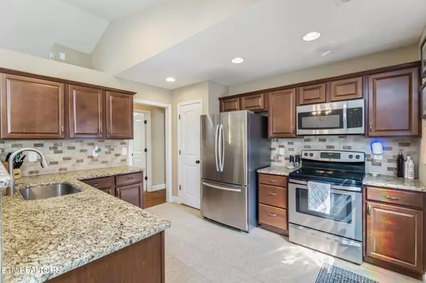 Knoxville, TN 37918,6864 Harvest Grove LN