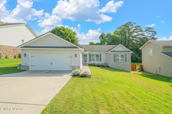 6864 Harvest Grove LN, Knoxville, TN 37918