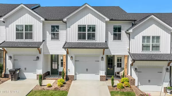 7431 Thomas LN,  Knoxville,  TN 37918