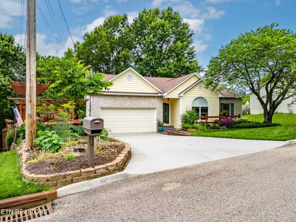 Knoxville, TN 37922,1807 Poplar Hill Rd