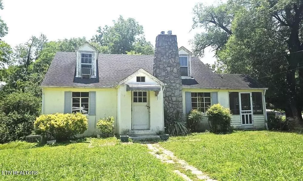 1132 Franklin DR, Maryville, TN 37801
