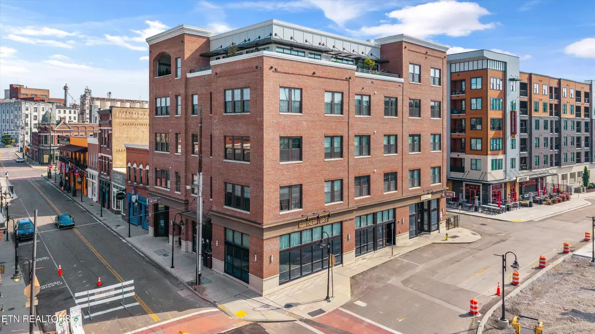 Knoxville, TN 37915,115 Willow Ave #404