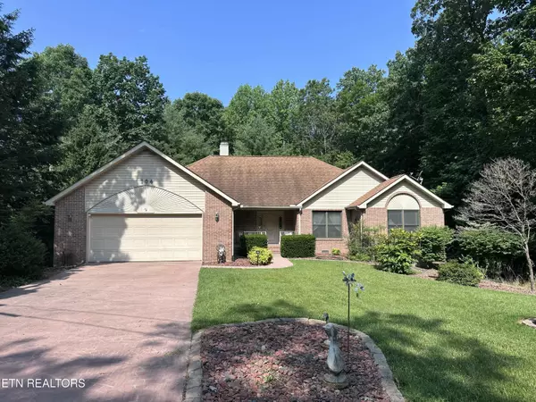 104 Flossmoor CIR, Crossville, TN 38558