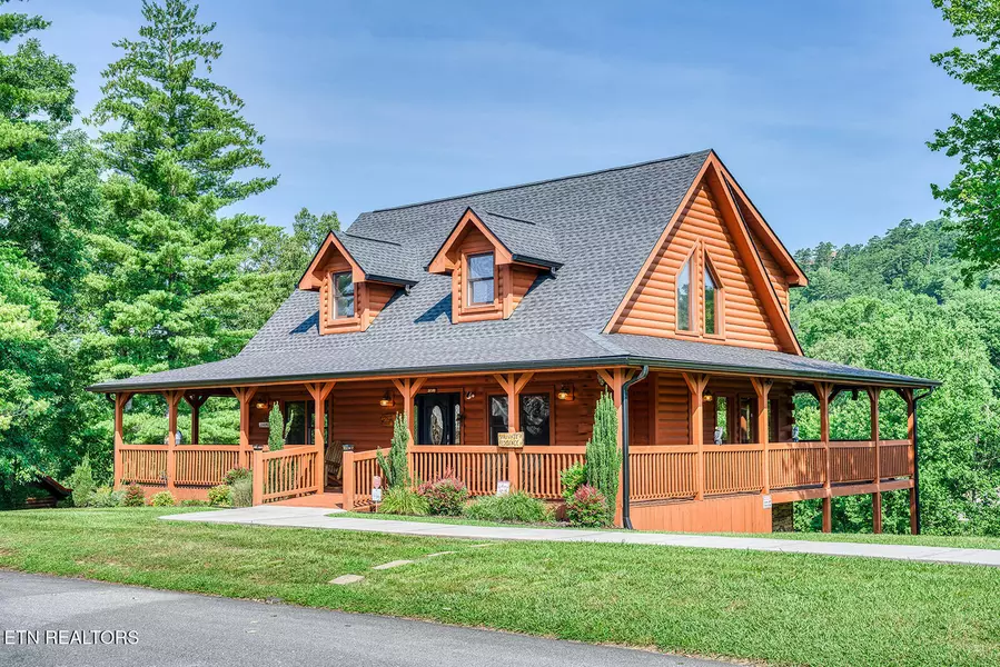 2028 Piney Overlook LN, Sevierville, TN 37862