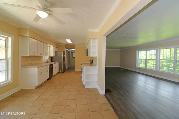 Oneida, TN 37841,22453 Alberta St