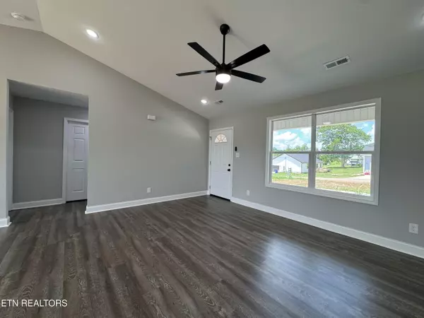 Sweetwater, TN 37874,124 Ogle DR