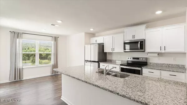 Dandridge, TN 37725,5083 Elm Brook Rd