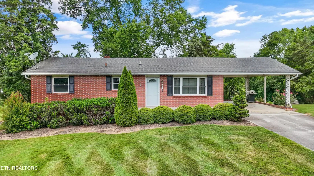 9329 Ruggles Ferry PIKE, Strawberry Plains, TN 37871