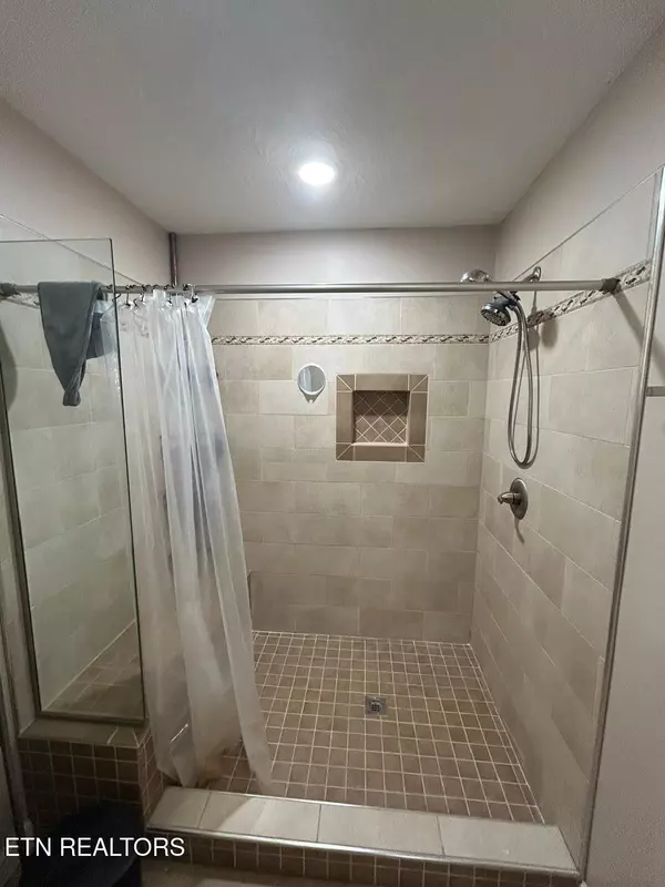 Jamestown, TN 38556,935 Pinetree Rd