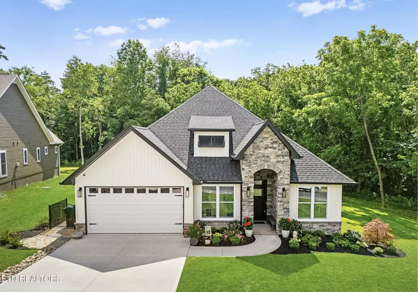 318 Oostagala LN, Loudon, TN 37774