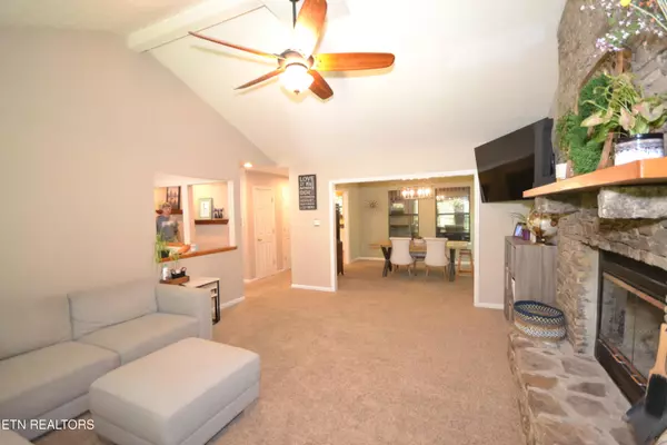 Oak Ridge, TN 37830,102 Greywood PL