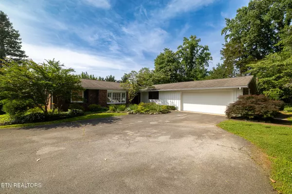 Knoxville, TN 37919,7102 Cheshire DR