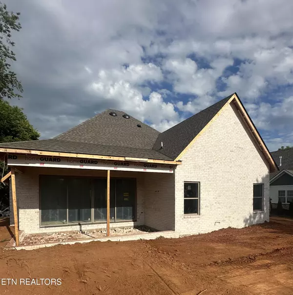 Maryville, TN 37801,2030 Cherokee DR