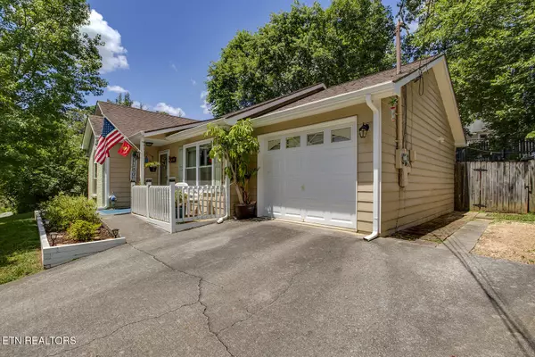 Knoxville, TN 37921,6013 Woodbark TRCE