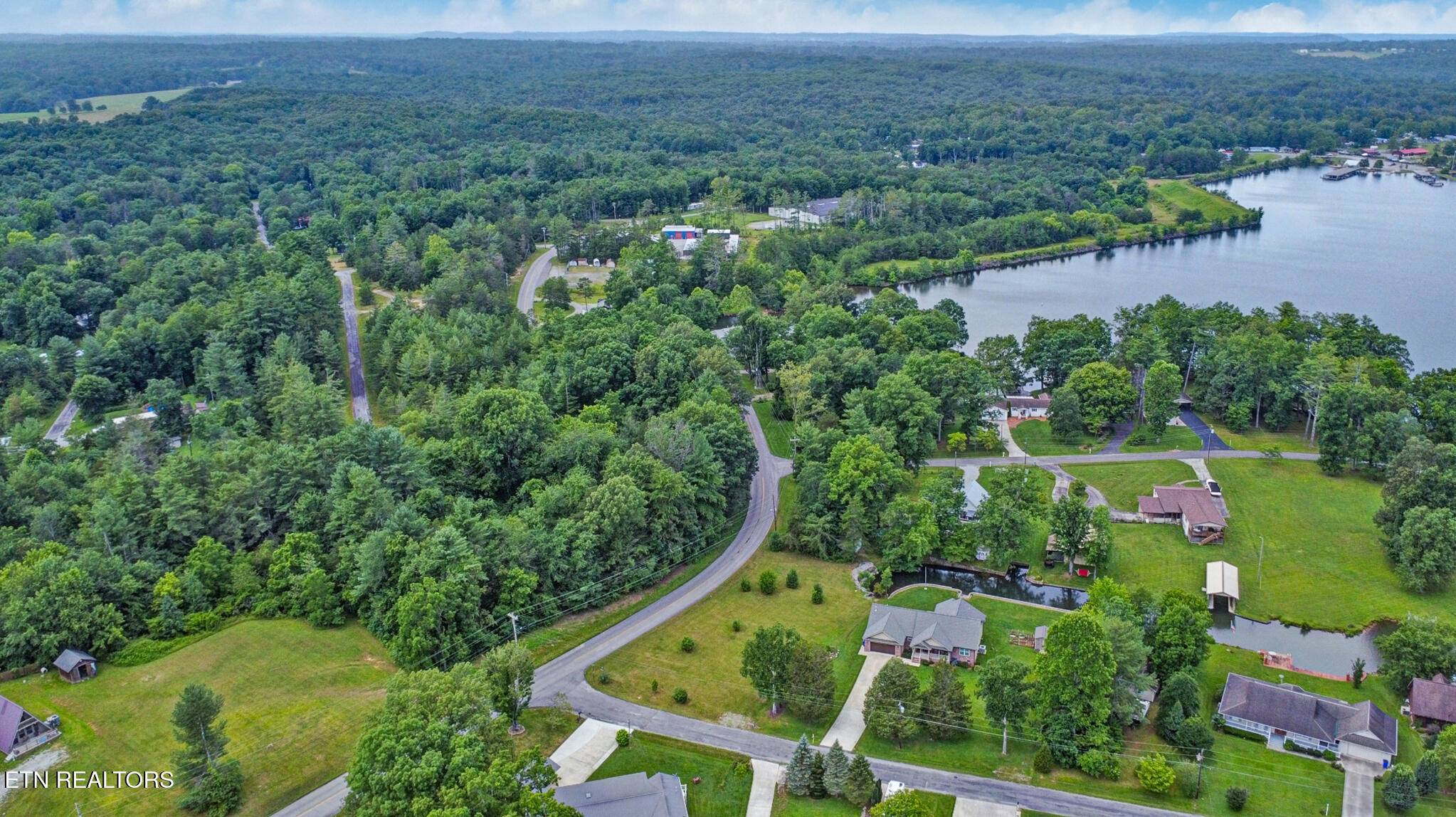 Crossville, TN 38572,9435 Cherokee Tr