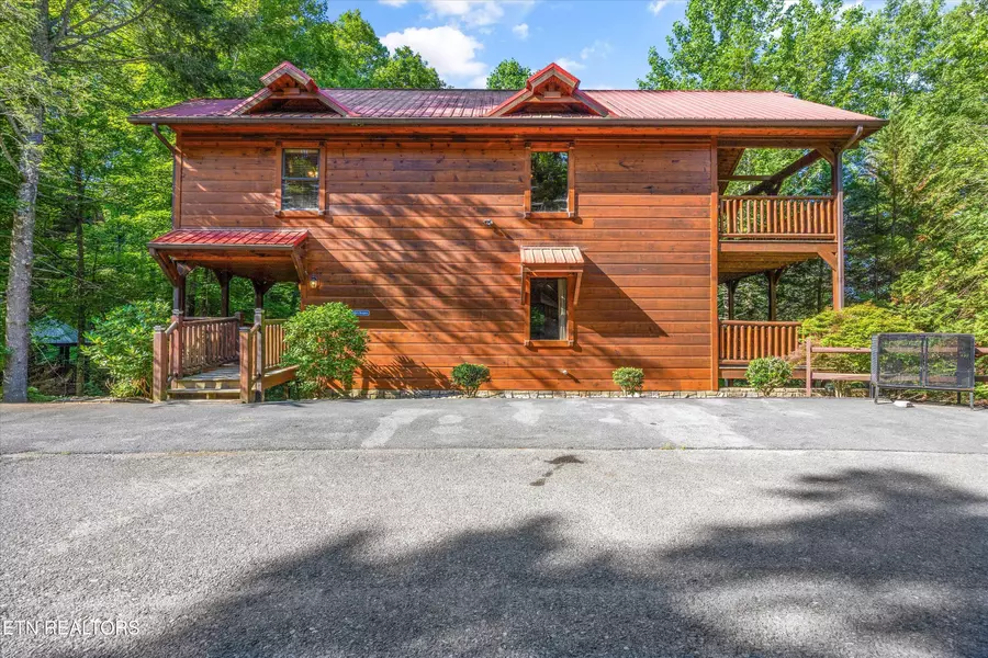 1827 Elk Springs WAY, Gatlinburg, TN 37738