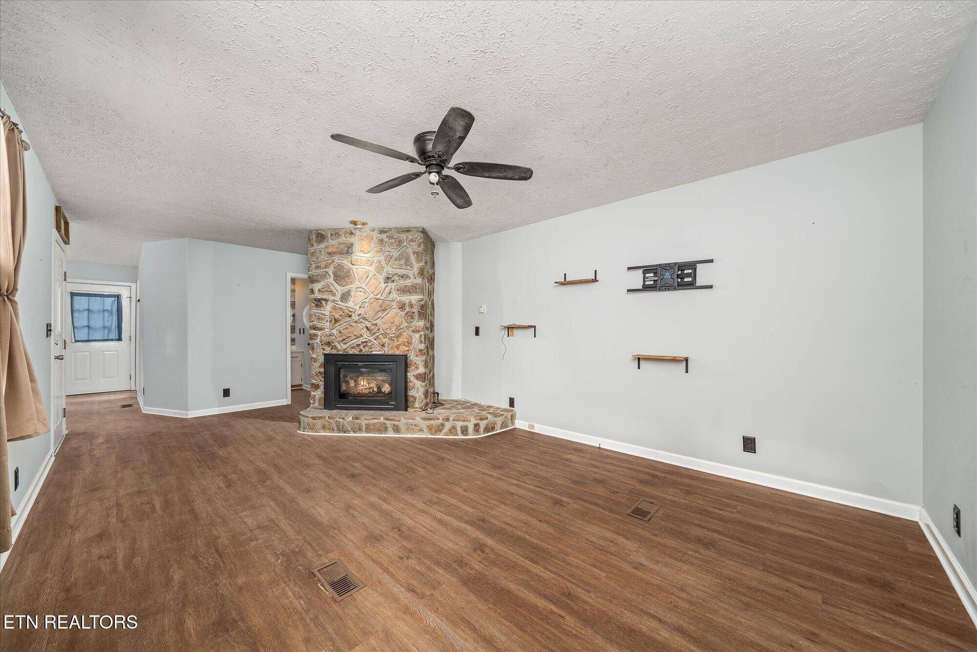 Crossville, TN 38572,633 Crosswinds Blvd