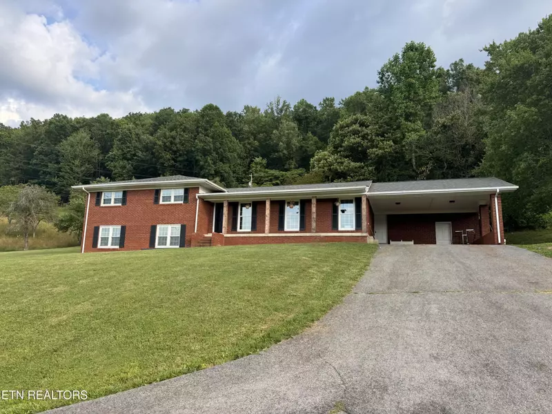 115 Red Oak LN, New Tazewell, TN 37825