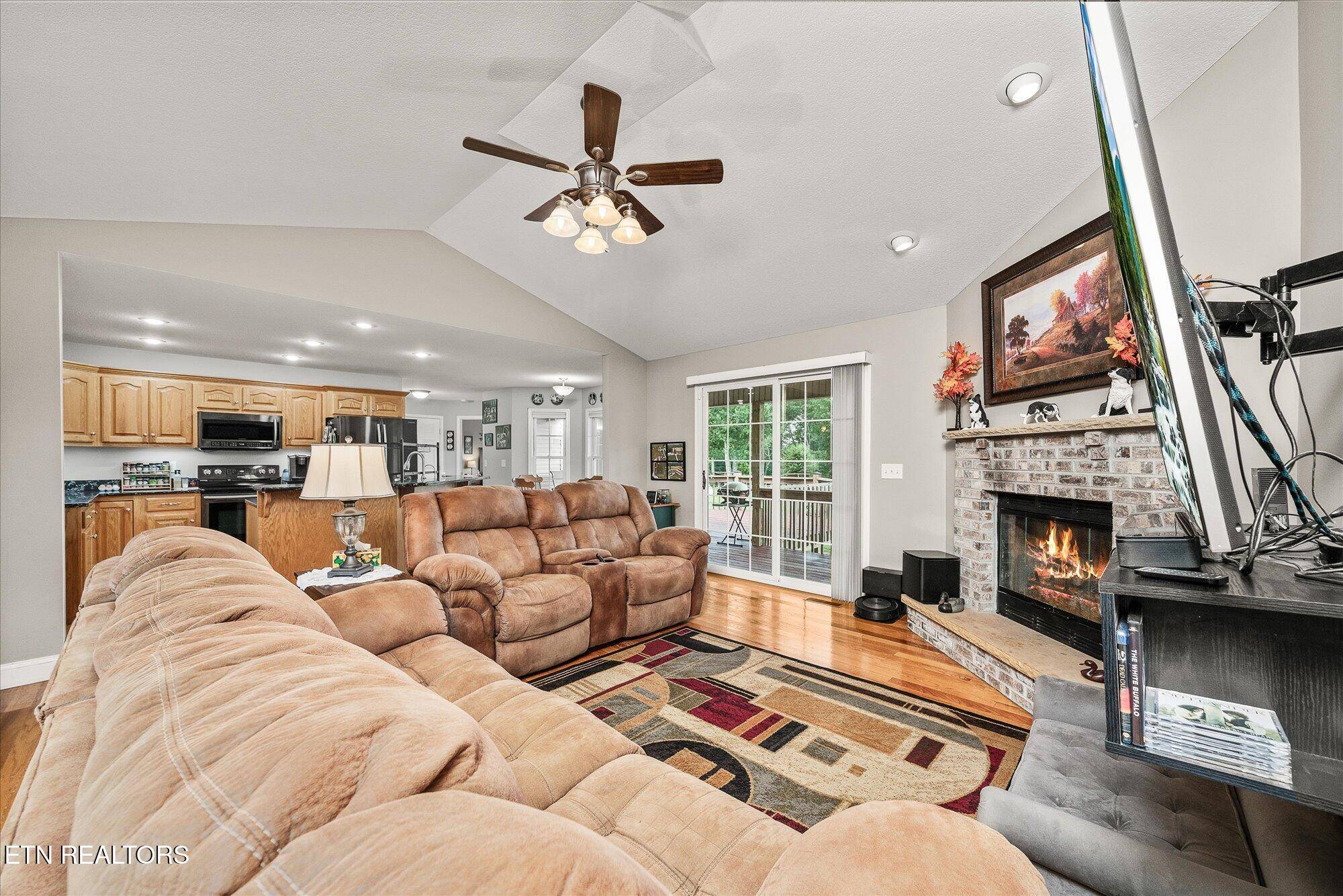 Lancing, TN 37770,125 Clarence Lee Rd