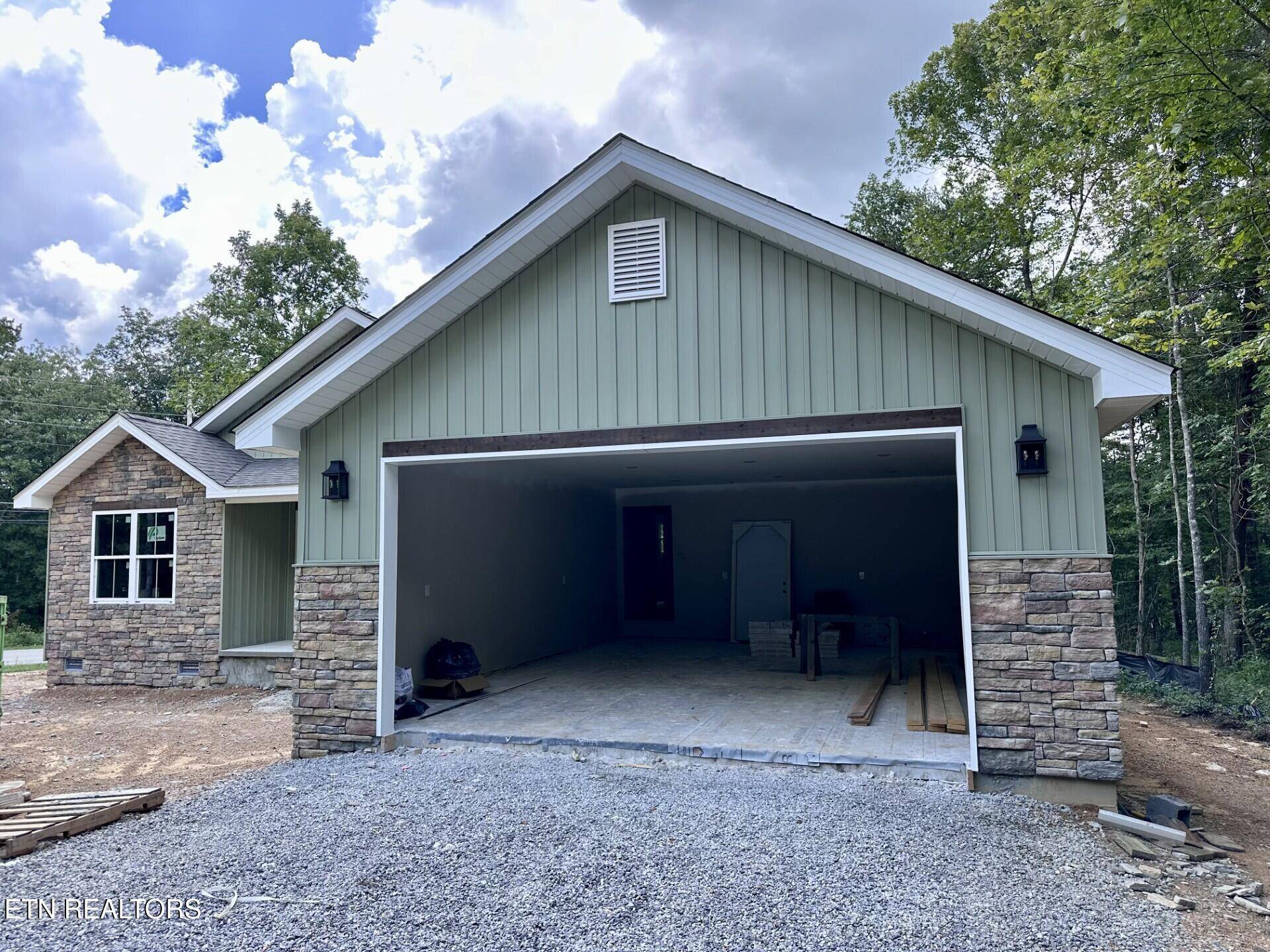 154 Adler LN, Crossville, TN 38558