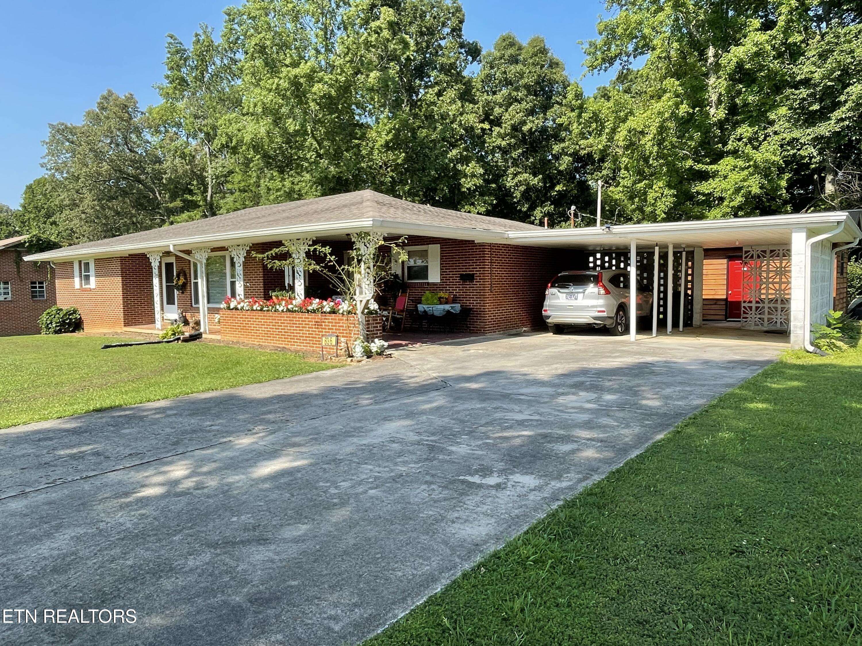 Etowah, TN 37331,636 Washington Ave