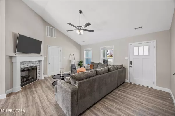 Clinton, TN 37716,207 Daniel Morris PT