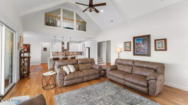 Loudon, TN 37774,560 Silent River LN