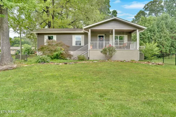 Knoxville, TN 37919,8202 Westland DR
