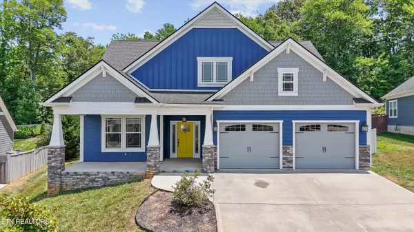 2252 Clearmill DR, Lenoir City, TN 37772