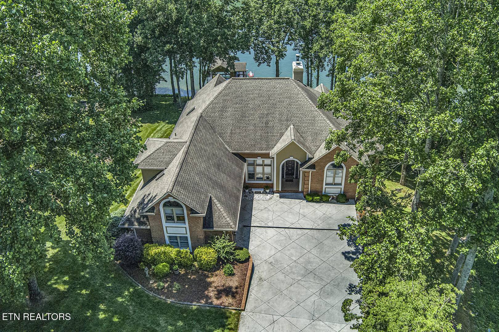Loudon, TN 37774,222 Tecumseh WAY