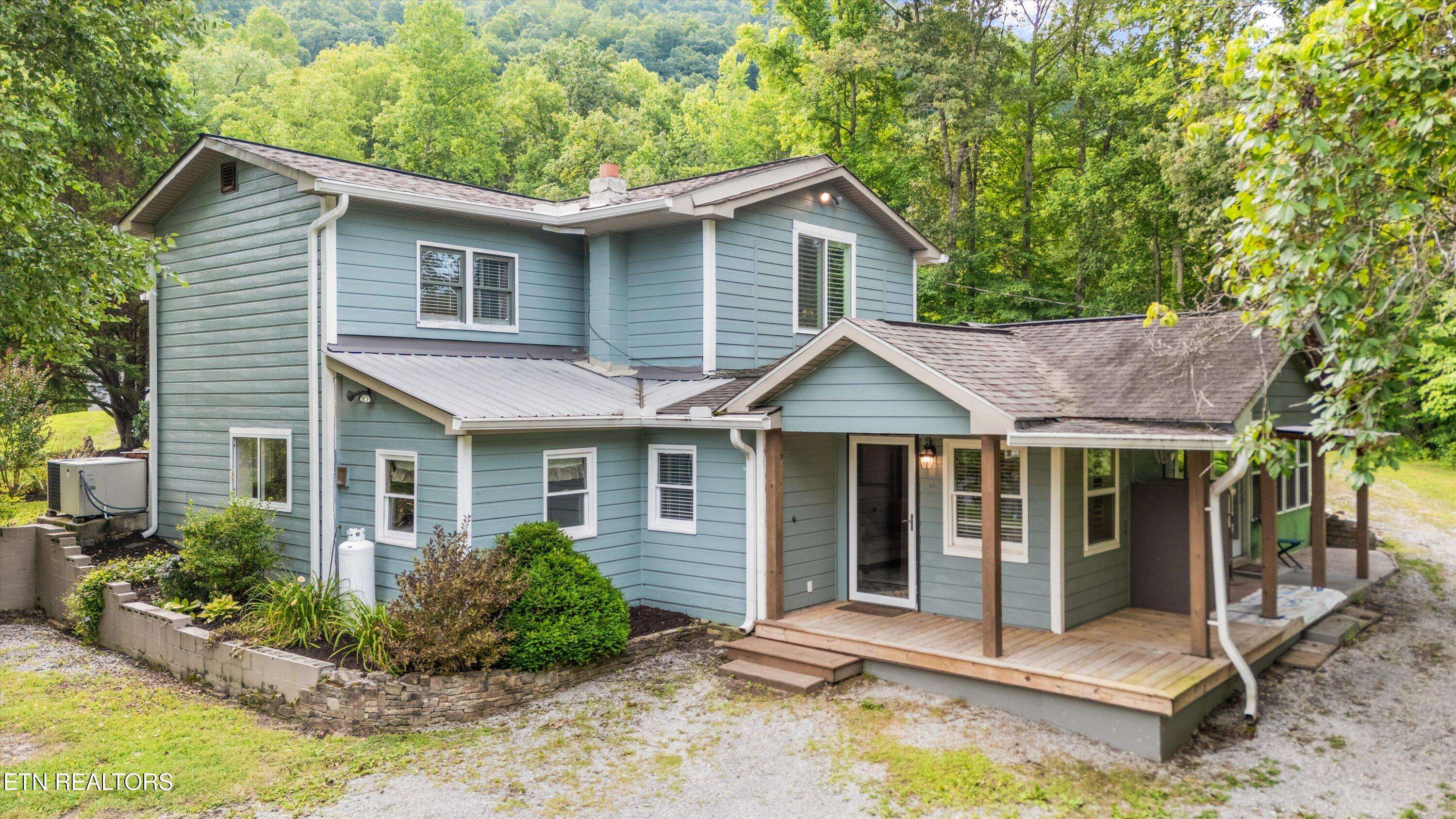 976 Lone Rd, Pioneer, TN 37847