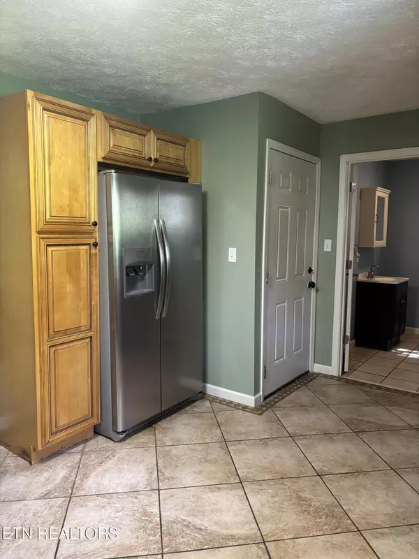 Tazewell, TN 37879,282 Jay DR