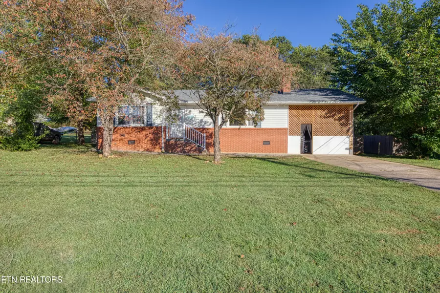 1515 Charles DR, Knoxville, TN 37918