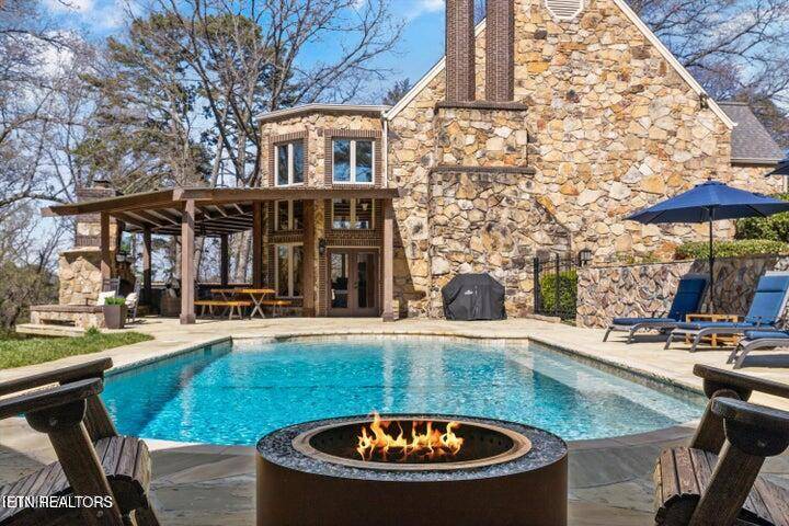 Knoxville, TN 37920,3509 Blow DR