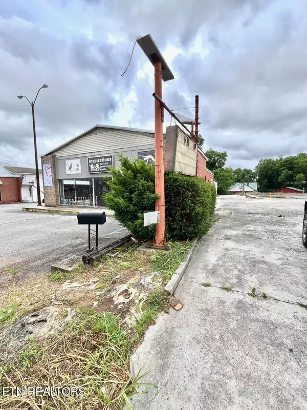 Athens, TN 37303,703 W Madison Ave
