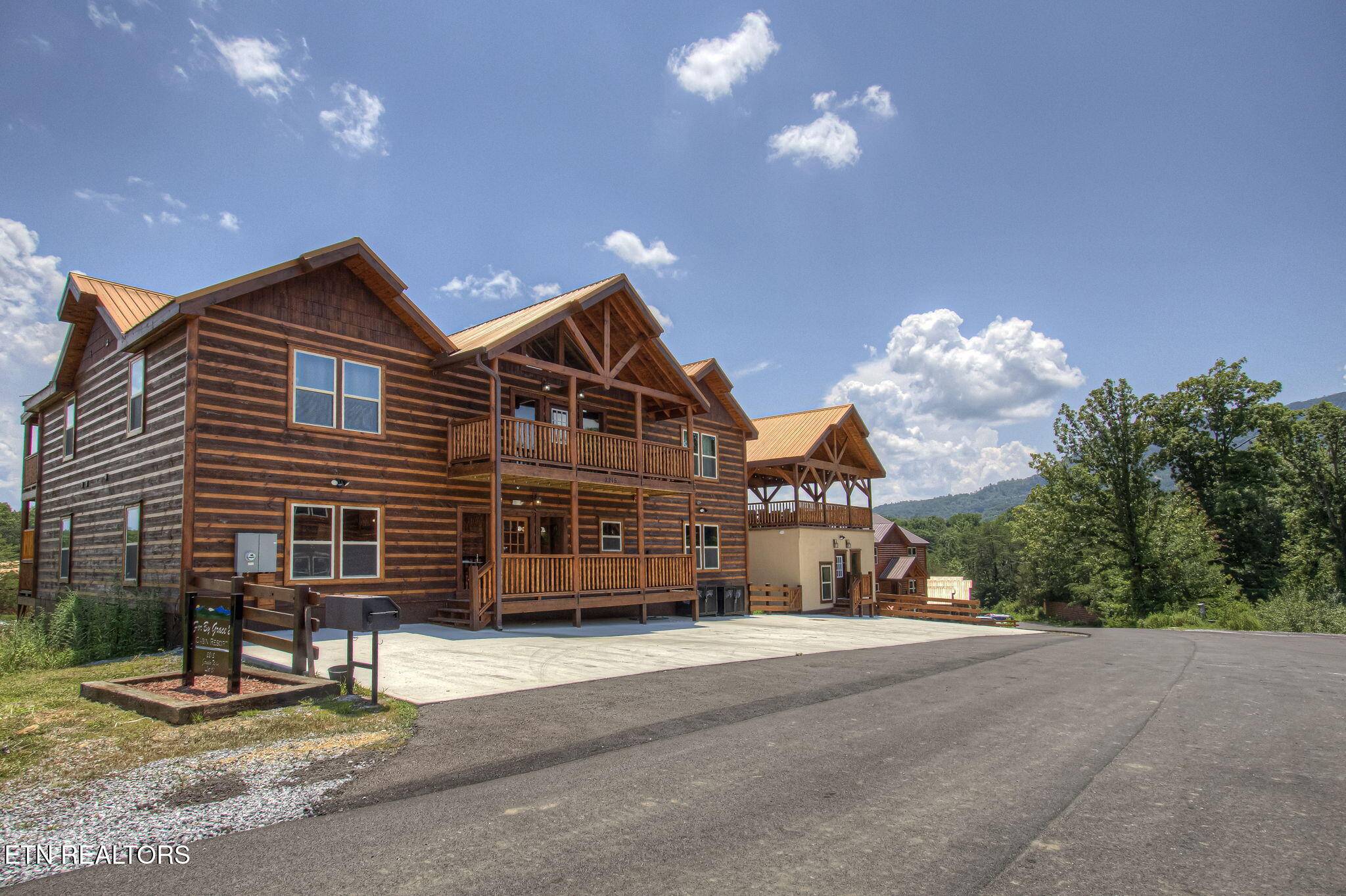Sevierville, TN 37876,2215 Jericho WAY